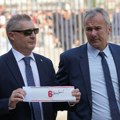 Na hiljade ljudi se okupilo na sahrani legendarnog fudbalera, i Dejan Savićević poslao poslednji pozdrav