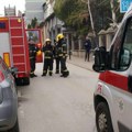 Požar u stanu u ulici Braće Nedića u Beogradu, vatrogasci i Hitna pomoć na terenu