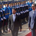 Predsednik Vučić dočekao Milatovića ispred Palate Srbija