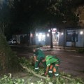 Ekipe JKP „Mediana“ cele noći bile na terenu, saobraćajnice prohodne (FOTO)