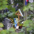 Prvi snimci sa sahrane jevgenija prigožina: Počivaće pored oca, ispratilo ga stotinu ljudi: Putin odbio da prisustvuje…