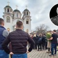 Stefanova porodica slomljena, jedva stoje na nogama od bola Opelo ubijenom drži više sveštenika, na groblju 500 ljudi