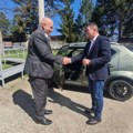 Opština Gornji Milanovac donirala Centru za socijalni rad novo vozilo