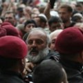 Sukob demonstranata predvođenih nadbiskupom s policijom na antivladinom protestu u Jerevanu