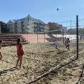 Turnir u odbojci na pesku počeo na Gradskoj plaži u Sremskoj Mitrovici