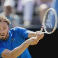 Tri sata velike borbe Medvedeva i Zvereva, Rus prvi finalista Halea!