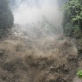 Poplava kao cunami progutala selo usred planine, ljudi nestali u sekundi: Pogledajte zastrašujući snimak