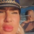Jovana u društvu misterioznog muškarca: Pozira na jahti sa kapetanskom kapom a tek da vidite kupaći...