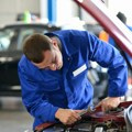 Plate preko 110.000 dinara, a majstora nema: Autolimari među najtraženijim radnicima u Srbiji