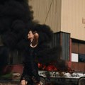 (Video) Automobil u plamenu, na set stigli vatrogasci! Milica Pavlović snimala spektakularne kadrove za “Caku”, a onda je…