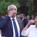 Marta Kos i Andrija Mandić "natezali" rakiju: Predsednik parlamenta veseo nakon što su izglasane ustavne promene bez srpskog…