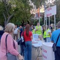Studenti predstavili program, SNS aktivisti delili informator, Krstić prišao SNS aktivistima
