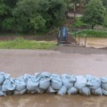 Brnabić: U poplavama oštećeno i više od 200 lokalnih puteva