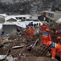 Najmanje osmoro poginulih, na desetine ljudi zatrpano u klizištu na jugozapadu Kine