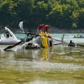 Iz Jablaničkog jezera izvučen helikopter Oružanih snaga BiH, koji se srušio u sredu