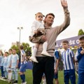 Ademe, nikad nećeš biti sam - Vatromet emocija na otvaranju terena posvećenog heroju Novog Pazara