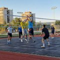 Kurir paparaco Ministar Memić igra odbojku s drugarima u Novom Pazaru