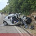 Tragedija!!! Dve devojke iz Lazarevca poginule na putu Bileća - Trebinje: Zakucale se autom u kamion