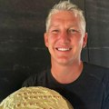 Bastijan za rođendan dobio salvu uvreda! Švajni se pohvalio tortom koju su mu napravili sinovi, ali ovakvu reakciju javnosti…