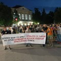 Građani se u Kragujevcu okupljaju na Đačkm trgu, SNS bez šetnje