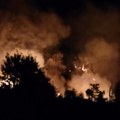 Vatrogasci se bore sa stihijom Požar ponovo bukti u selu Lisa kod Ivanjice