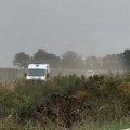 Jezivi snimci s mesta prevrtanja autobusa kod s. Mitrovice: Vozila Hitne jure, jauci se čuju, dvoje mrtvih