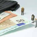 Oko četvrtine gotovinskih kredita podigli penzioneri