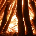 Širom Srema organizovano tradicionalno paljenje badnjaka