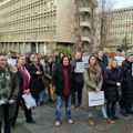 Protest "Kako ste glasali": Podršku SNS-u i Vučiću poslednjih godina pružilo 14 od 25 članova proširenog Senata Univerziteta u…