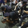 VIDEO Akcija koju Njujork neće zaboraviti: Milioni videli koš na 1,5 sekundi do kraja, a onda je krenuo potpuni haos -…