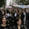 Odjeknula eksplozija tokom masovnih protesta u Atini: Podmetnuta zamka za policiju, ima povređenih