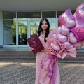 Lepa Biljana ruši predrasude o Romima: Diplomirala na Medicini, želi da bude pedijatar, pomaže i kao volonter