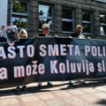 Podrška građana i poslanika opozicije inspektorima Milenkoviću i Mitiću (FOTO)