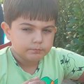 Mališan iz Srbije postao hit na društenim mrežama: Viktor oduševio sve odgovorom na pitanje zašto voli slatko: "to ide u…