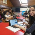 Za korisne i bezbedne digitalne tehnologije u školama: UNICEF u Srbiji nastavlja da jača digitalne kompetencije