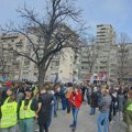 V. d. direktorka Pete beogradske gimnazije zabranila učenicima i nastavnicima ulazak u školu, u toku protest građana