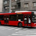 U centru Beograda krvnički pretučen vozač autobusa! Dvojica muškaraca uletela u vozilo i počela da ga biju