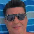 Voditelj (59) se skinuo i pokazao preplanuo ten: Otkrio kako se baškari na odmoru: "Ovo je raj za oči" (foto)