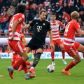 (ВИДЕО) Лав је рањен – први кикс Бајерна у сезони!