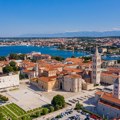 Dvojica mladića kažnjena sa po 700 evra zbog nacističkog pozdrava u Zadru