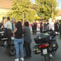 U Dobanovcima dva protesta, policija je između