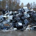 Zabrinuti građani strepe od novih eksplozija na nelegalnom otpadu u naselju Slavko Zlatanović: Traže hitnu reakciju nadležnih…
