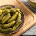 Kiseli krastavci kao nekada: Jednostavan recept za domaću zimnicu
