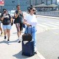 „TRAŽIO JE DA SE OBLAČIM PROVOKATIVNIJE“ Pevačica udata za bogataša progovorila o suprugovom zahtevu na početku braka
