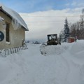 U Crnoj Travi napdalo 80 centimetara snega, u planinama još ima problema sa strujom, a u pet mesta u Srbiji je vanredna…