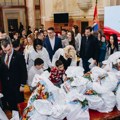Paketići za decu sa retkim bolestima: Fondacija Mozzart i Ministarstvo obradovali mališane