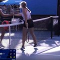 Maloletnoj ukrajinskoj teniserki preti kazna: Razlog - rukovala se sa koleginicom iz Rusije video