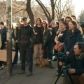 Protest ispred Ambasade Rusije u Beogradu: „Umrla je naša poslednja nada, Navaljni“