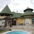Folker u dvorac od 650 kvadrata u Sremskoj Kamenici uložio 1.500.000 €: Dvorište, bazen, sauna, a u ovu prostoriju nikad ne…