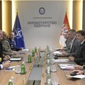 Gašić sa komandantom komande združenih snaga NATO u Napulju: Srbija je posvećena vojnoj neutralnosti